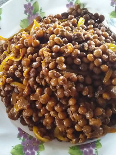 A picture of Agbugbu na achicha (Pigeon pea and dried cocoyam porridge).
