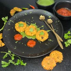 A picture of Crunchy Dal Kachri.