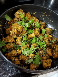 ડુંગર ની ભાજી ના મુઠીયા(dungri na bhaji na muthiya recipe in Gujarati) રેસીપી મુખ્ય ફોટો