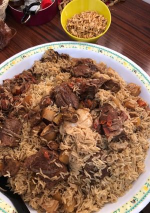 صورة لوصفة مقلوبة باللحمة والباذنجان والبطاطا