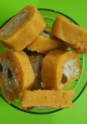 A picture of Dry fruit stuffed peanut roll.