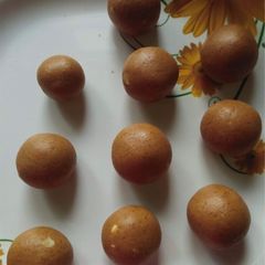 A picture of Besan ka Ladoo.