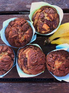 Una foto de Muffins de plátano y nutella🍌🍫