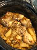 Spiced Chicken Drumsticks with Potatoes in Crockpot Slow Cooker