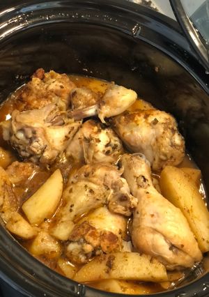 A picture of Spiced Chicken Drumsticks with Potatoes in Crockpot Slow Cooker.