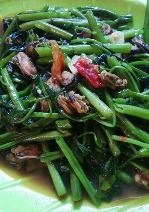Foto resep Tumis kangkung kerang saus tiram