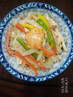 涼拌韓式泡菜彩椒雞絲 的食譜成品照片