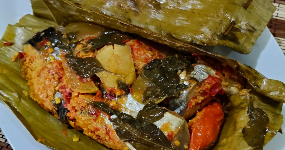 Pepes Ikan Patin Belimbing Wuluh
