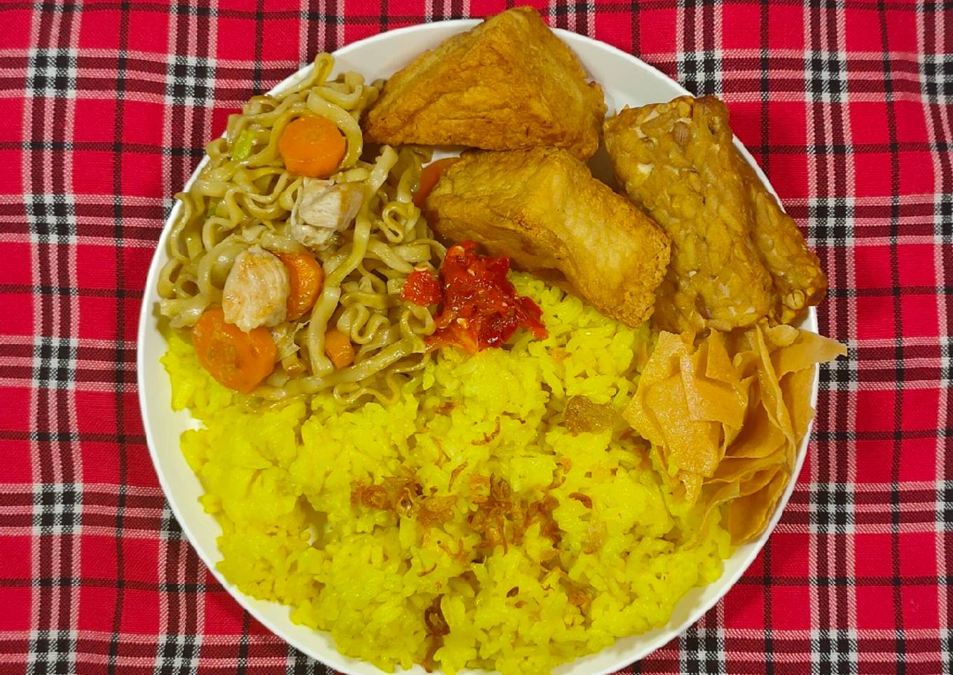 Nasi kuning praktis