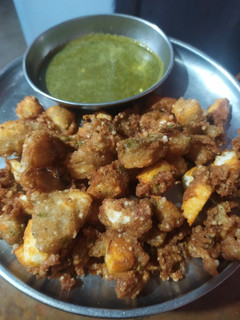 फलाहारी पनीर पकौडे (falahari paneer pakode reicpe in HIndi) रेसिपी मुख्य फोटो