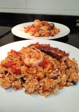 Una foto de Arroz de pulpo y gambón
