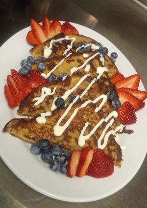 A picture of Hot Mess French Toast.