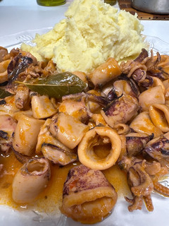 Una foto de Calamares en salsa a la riojana