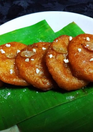 গাজরের মালপোয়া (gajarer malpoya recipe in Bengali) রেসিপির প্রধান ছবি