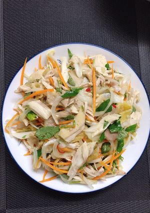 Hình của món Nộm gà xé phay.