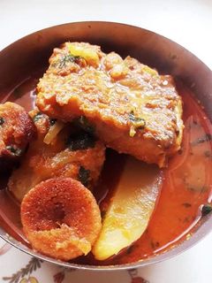 রুই মাছের ঝোল রেসিপির প্রধান ছবি