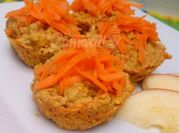 Una foto de muffins de avena y manzana canela