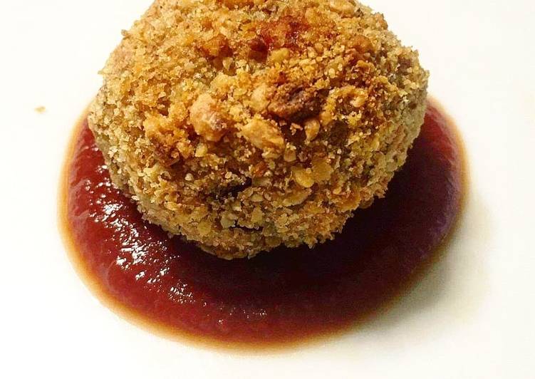 Polpette di Ceci Nocciolate con cuore fondente di Taleggio con salsa agrodolce