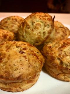 Una foto de Muffins salados de brócoli, pavo, queso y kéfir