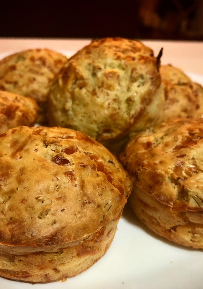 Una foto de Muffins salados de brócoli, pavo, queso y kéfir