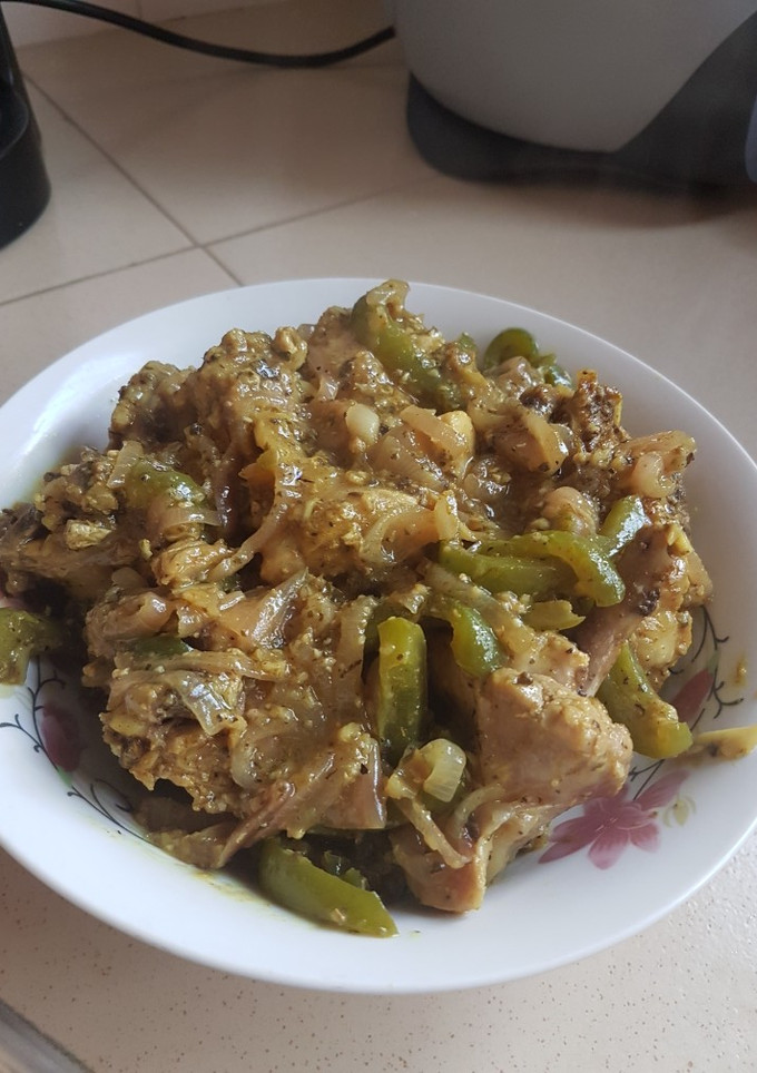 Una foto de Fricasé de pollo al curry