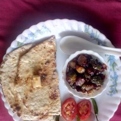 A picture of Butter naan with chilli soyabin.