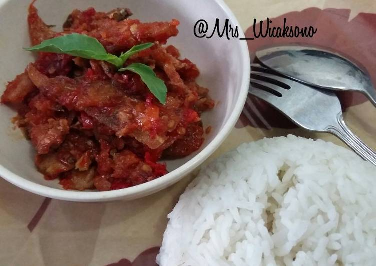 Langkah mengolah Resep sambal ikan asin peda Lezat