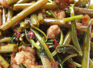 รูปของ ผัดพริกแกงผักบุ้งใส่หมูสามชั้น