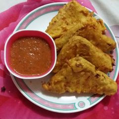 A picture of Paneer bread pakoda.