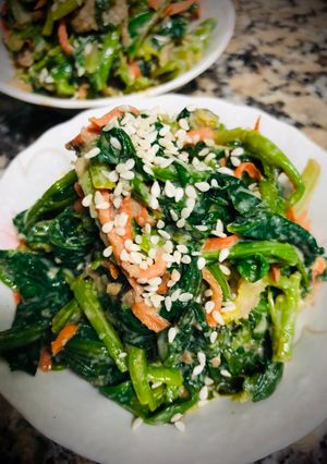 Una foto de Ensalada de tofu triturada con espinaca Japonés SHIRAAE mezcar blanca🇺🇾🇯🇵白和え（ほうれん草）