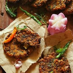 A picture of Bhaji Vada.