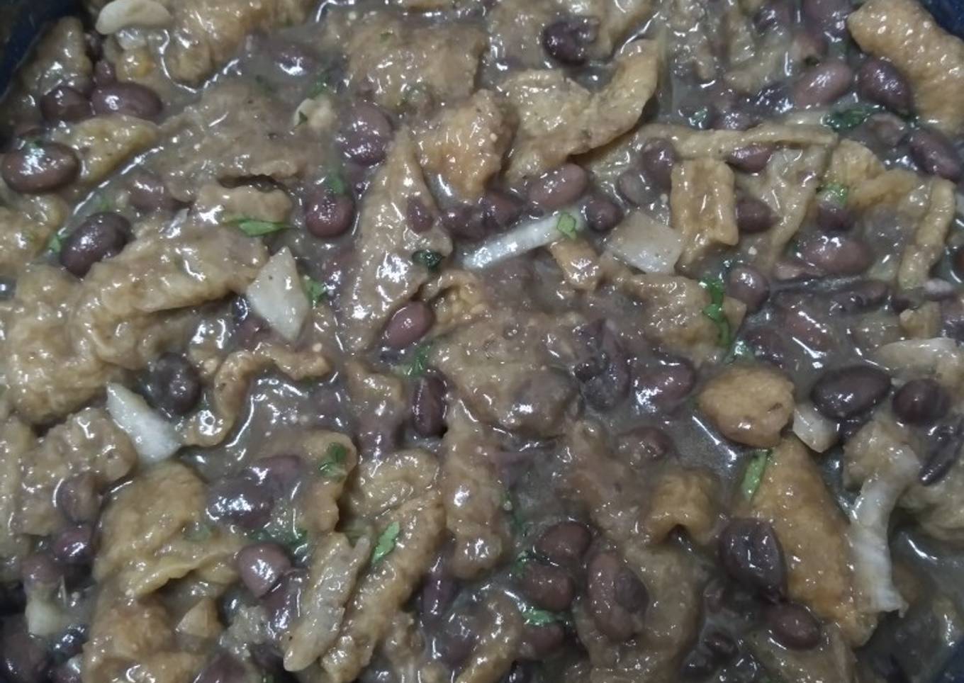 Chicharrón con frijoles