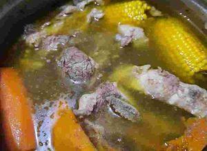 Una foto de Olla de puchero con rabo, falda, osobuco y verduras