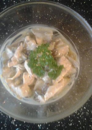 A picture of Coronation Chicken.