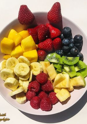 Gyümölcs saláta, mézes lime-os öntettel recept fotója