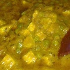 A picture of Matar paneer.