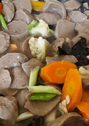 Foto resep Oseng Bakso Kembang Kol Wortel Jamur