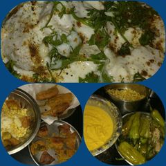 Mirch ke pakode and dahi raita mix with boondi A picture of Mirch ke pakode and dahi raita mix with boondi.