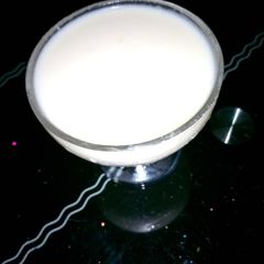A picture of Apple milk shake.