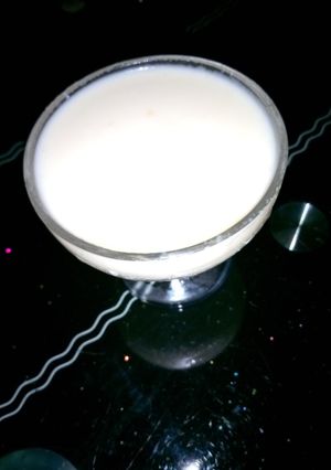 A picture of Apple milk shake.