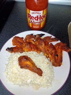 Una foto de BÚFALO WINGS 🇺🇲 CON COLIARROZ. Sin gluten/low carb/keto/paleo
