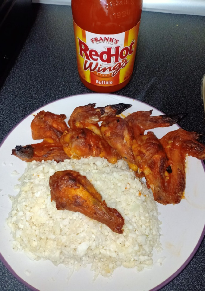 Una foto de BÚFALO WINGS 🇺🇲 CON COLIARROZ. Sin gluten/low carb/keto/paleo