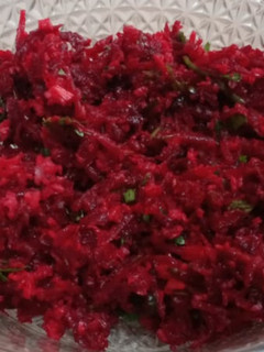 बीटरूट सॅलेड (beetroot salad recipe in marathi) रेसिपी चे मुख्य फोटो