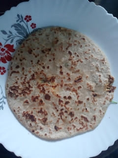 पनीर पराठा (paneer paratha recipe in marathi) रेसिपी चे मुख्य फोटो