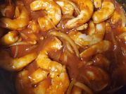Una foto de pollo con salsa de chipotle