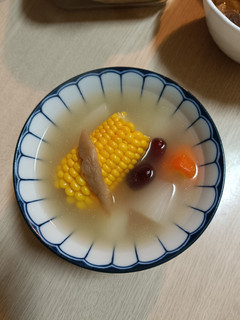 紅、白蘿蔔菜脯雞湯 的食譜成品照片