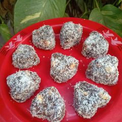 A picture of Dry coconut Dates Delight.