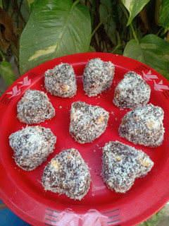 A picture of Dry coconut Dates Delight.