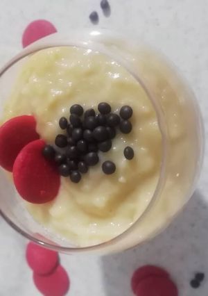 عکسی از دستور پودینگ وانیلی و آلبالویی🍒😋
