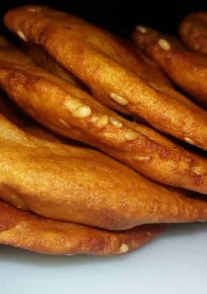 A picture of Jaggery puri.